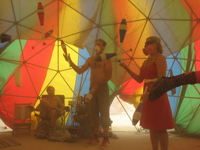 img_9111.jpg: Juggling inside the dome, where the weather is better